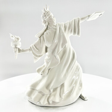 Sculpture titled "Statue of Liberty W…" by Pieri Gallery (Pieri), Original Artwork, Resin