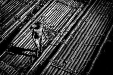 Photographie intitulée "Le radeau de bambous" par Pierre-Yves Babelon, Œuvre d'art originale, Photographie non manipulée