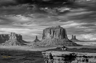 Fotografie getiteld "Monument Valley BW…" door Pierre Piton, Origineel Kunstwerk, Digitale fotografie