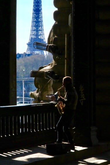 Fotografia intitolato "saxophoniste, Pont…" da Pierre-Yves Rospabé, Opera d'arte originale, Fotografia digitale