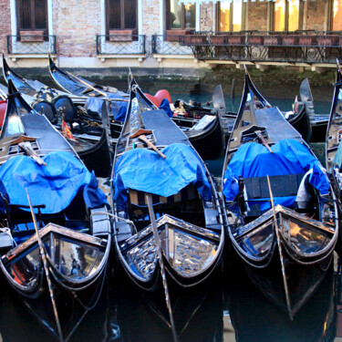 Fotografie getiteld "Venise, Gondoles" door Pierre-Yves Rospabé, Origineel Kunstwerk, Digitale fotografie