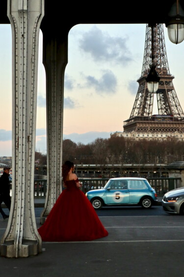 Photographie intitulée "Paris, photo de mod…" par Pierre-Yves Rospabé, Œuvre d'art originale, Photographie numérique