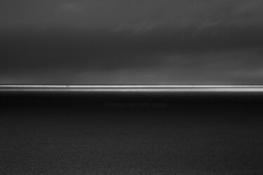 Photographie intitulée "Luc sur Mer(2)" par Pierre-Yves Rospabé, Œuvre d'art originale, Photographie numérique