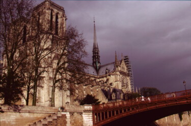 Fotografia intitulada "Paris, Notre Dame,…" por Pierre-Yves Rospabé, Obras de arte originais, Fotografia digital