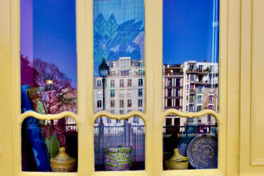 Fotografie mit dem Titel "Paris, vitrine Quai…" von Pierre-Yves Rospabé, Original-Kunstwerk, Digitale Fotografie