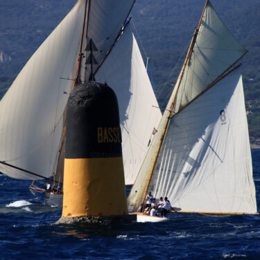 Photographie intitulée "Yachts classiques v…" par Pierre-Yves Rospabé, Œuvre d'art originale, Photographie numérique