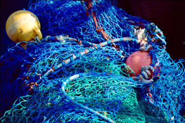 Fotografie mit dem Titel "Filets de pêche" von Pierre-Yves Rospabé, Original-Kunstwerk, Analog Fotografie