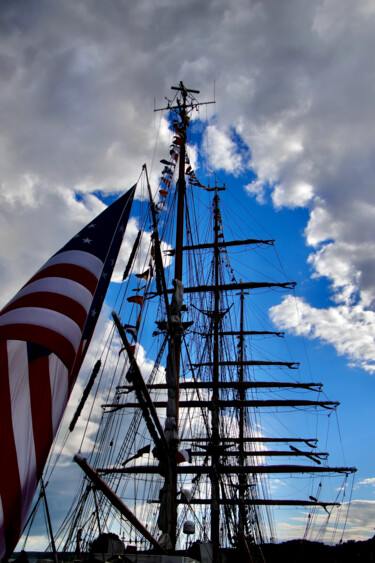 Фотография под названием "US Coast Guard Eagl…" - Pierre-Yves Rospabé, Подлинное произведение искусства, Цифровая фотография