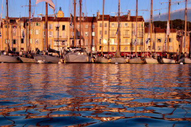 Photographie intitulée "Saint-Tropez au cou…" par Pierre-Yves Rospabé, Œuvre d'art originale, Photographie numérique