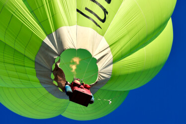Фотография под названием "Survol en ballon à…" - Pierre-Yves Rospabé, Подлинное произведение искусства, Не манипулируемая фо…
