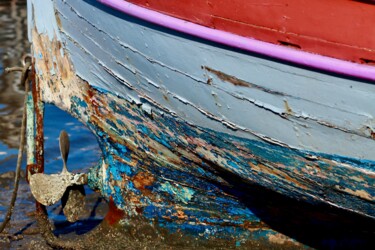 Photographie intitulée "La barque de Saint-…" par Pierre-Yves Rospabé, Œuvre d'art originale, Photographie numérique