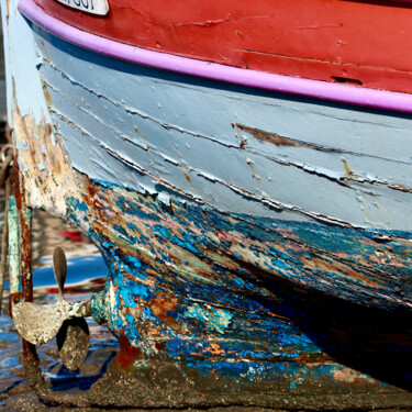 Photographie intitulée "Barque de Saint-Tro…" par Pierre-Yves Rospabé, Œuvre d'art originale, Photographie numérique