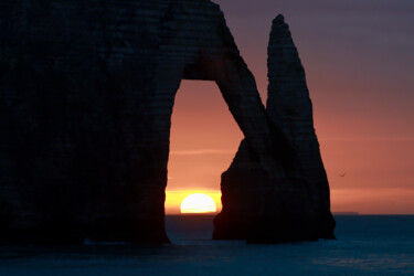 Photography titled "ETRETAT, feux du co…" by Pierre-Yves Rospabé, Original Artwork, Non Manipulated Photography
