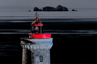 Photographie intitulée "Phare du Minou, rad…" par Pierre-Yves Rospabé, Œuvre d'art originale, Photographie numérique