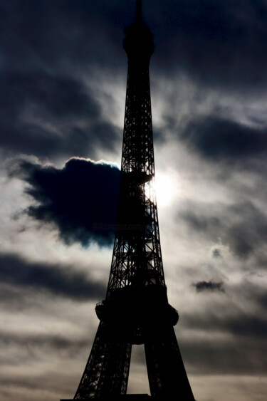 Photography titled "Paris Tour Eiffel d…" by Pierre-Yves Rospabé, Original Artwork, Non Manipulated Photography