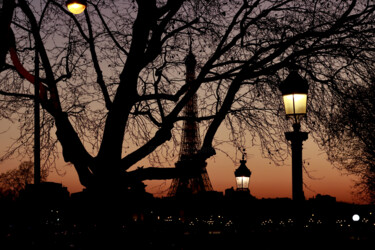 Photographie intitulée "Paris, Tour Eiffel,…" par Pierre-Yves Rospabé, Œuvre d'art originale, Photographie non manipulée