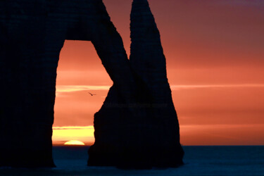Photography titled "Etretat, soleil cou…" by Pierre-Yves Rospabé, Original Artwork, Non Manipulated Photography