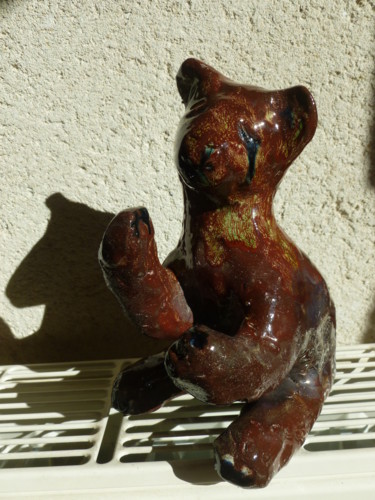 Sculpture titled "Petit ourson sympa" by Pierre Feyeux, Original Artwork, Ceramics
