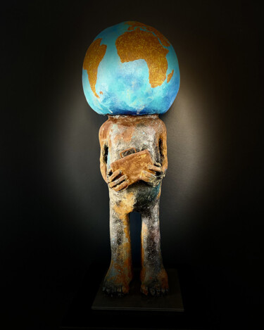 Skulptur mit dem Titel "Voyageur En Transit" von Pierre Sgamma, Original-Kunstwerk, Keramik