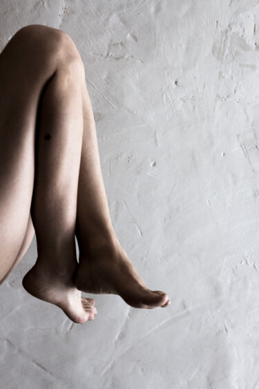 Photographie intitulée "Wall legs" par Pietr Dvarrack, Œuvre d'art originale, Photographie numérique