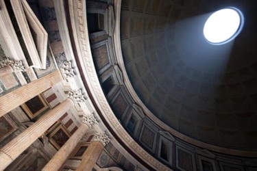 Фотография под названием "Pantheon light beam" - Andrea Pistoni, Подлинное произведение искусства