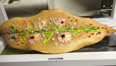 Art textile intitulée "Fleurettes brodées…" par Lisette, Œuvre d'art originale, Broderie Monté sur Autre panneau rigide