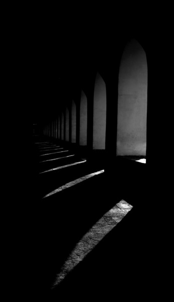 Fotografie getiteld "Falling Shadows" door Polina Jourdain-Kobycheva, Origineel Kunstwerk, Digitale fotografie