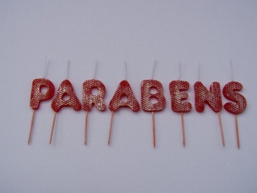 Escultura intitulada "letras_parabens.JPG" por Officina Das Velas, Obras de arte originais