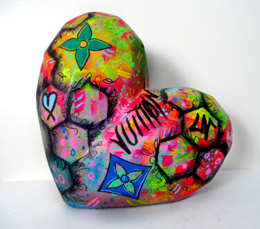 Sculpture titled "Sculpture Coeur Lou…" by Priscilla Vettese, Original Artwork, Spray paint