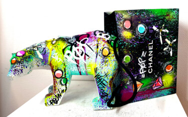 Sculpture titled "Urban Pop Art Polar…" by Priscilla Vettese, Original Artwork, Spray paint