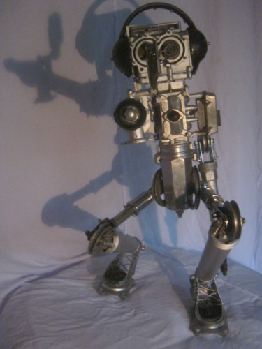 Скульптура под названием "Робот полицейский..…" - Сергей Боголюбов, Подлинное произведение искусства, Металлы