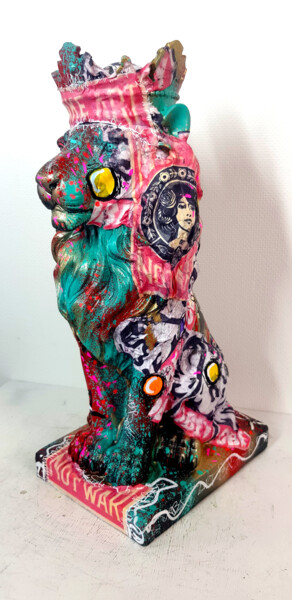 Rzeźba zatytułowany „Sculpture Lion Stre…” autorstwa Pvettese, Oryginalna praca, Farba w spray'u