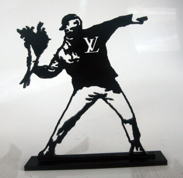 Escultura intitulada "PYB banksy Vuitton,…" por Pyb, Obras de arte originais, Resina