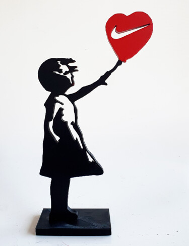 Sculptuur getiteld "PYB Banksy Nike gir…" door Pyb, Origineel Kunstwerk, Acryl