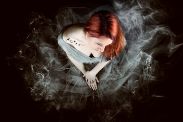Fotografía titulada "Smoking dress" por Pierre-Yves Donzé, Obra de arte original, Fotografía digital
