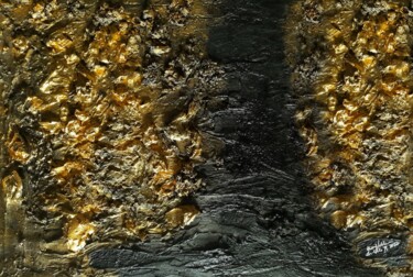 Scultura intitolato "Golden Cave 2" da Queennoble Dr. Elle Ramirez, Opera d'arte originale, Argilla Montato su Pannello di l…