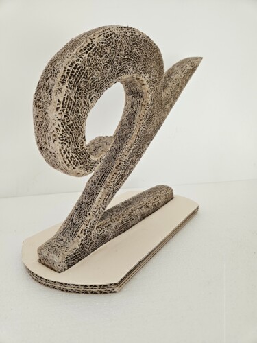 Sculpture titled "Équilibre en Dentel…" by Quem Dav, Original Artwork, Cardboard