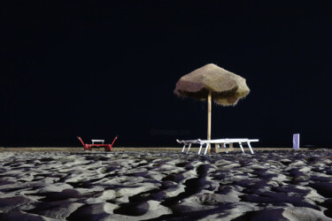 Photography titled "On the Beach #2" by Roberto Brancolini, Original Artwork, Non Manipulated Photography