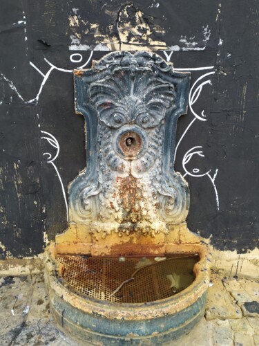 Photographie intitulée "Fontaine sans robin…" par Rbio, Œuvre d'art originale, Photographie numérique