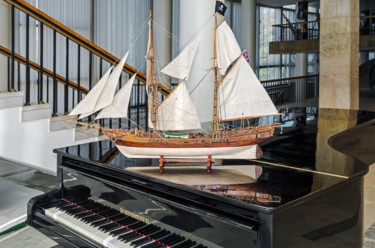 Fotografie mit dem Titel "Sailing ship model…" von Art$Art, Original-Kunstwerk, Digitale Fotografie