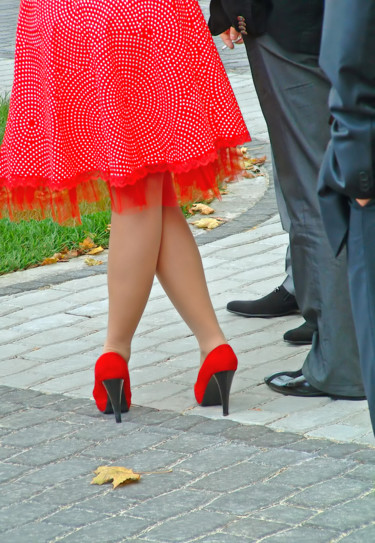 Fotografia intitolato "Legs in red shoes" da Art$Art, Opera d'arte originale, Fotografia digitale