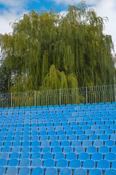 Photographie intitulée "Spectator seats in…" par Art$Art, Œuvre d'art originale, Photographie numérique