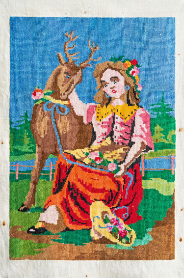 Arte têxtil intitulada "Cross-stitch. Girl…" por Art$Art, Obras de arte originais, Bordado