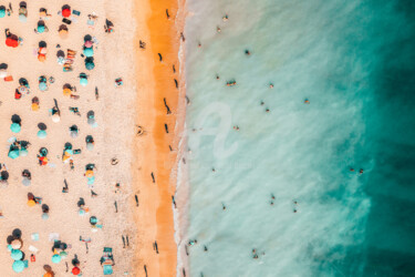 Fotografia intitulada "Umbrellas, Beach, H…" por Radu Bercan, Obras de arte originais, Fotografia digital