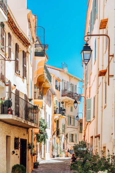 Photographie intitulée "Charming Streets Of…" par Radu Bercan, Œuvre d'art originale, Photographie numérique