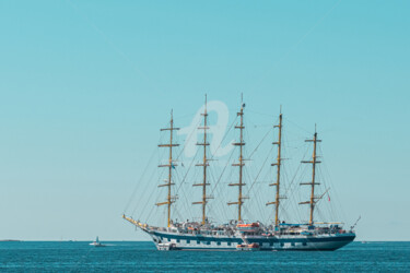 Photographie intitulée "Set Sails And Explo…" par Radu Bercan, Œuvre d'art originale, Photographie numérique