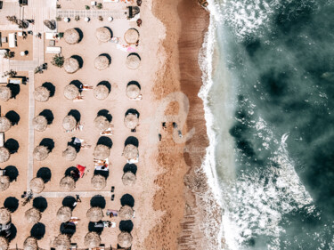 Fotografie mit dem Titel "Beach People, Aeria…" von Radu Bercan, Original-Kunstwerk, Digitale Fotografie