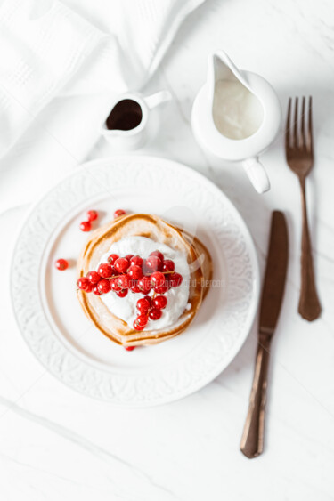 Photographie intitulée "American Pancakes,…" par Radu Bercan, Œuvre d'art originale, Photographie numérique