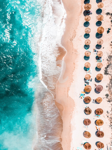 Fotografia zatytułowany „People On Beach Aer…” autorstwa Radu Bercan, Oryginalna praca, Fotografia cyfrowa