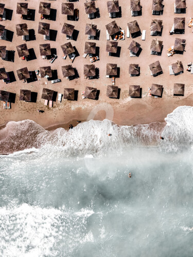 Photographie intitulée "Aerial Beach Print,…" par Radu Bercan, Œuvre d'art originale, Photographie numérique
